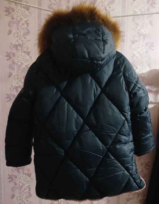 Продам куртку для девочки