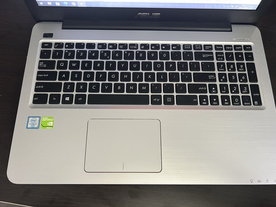 Laptop Asus 15.6” i7 4GB RAM 1TB nVidia 940MX  2GB