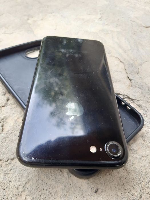 ULGURILA iPhone 7 128gb jet black srochni