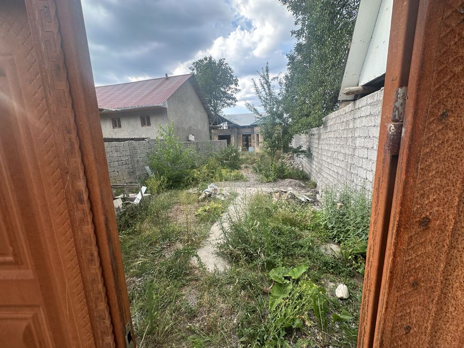 Dacha sotiladi katta chimyonda