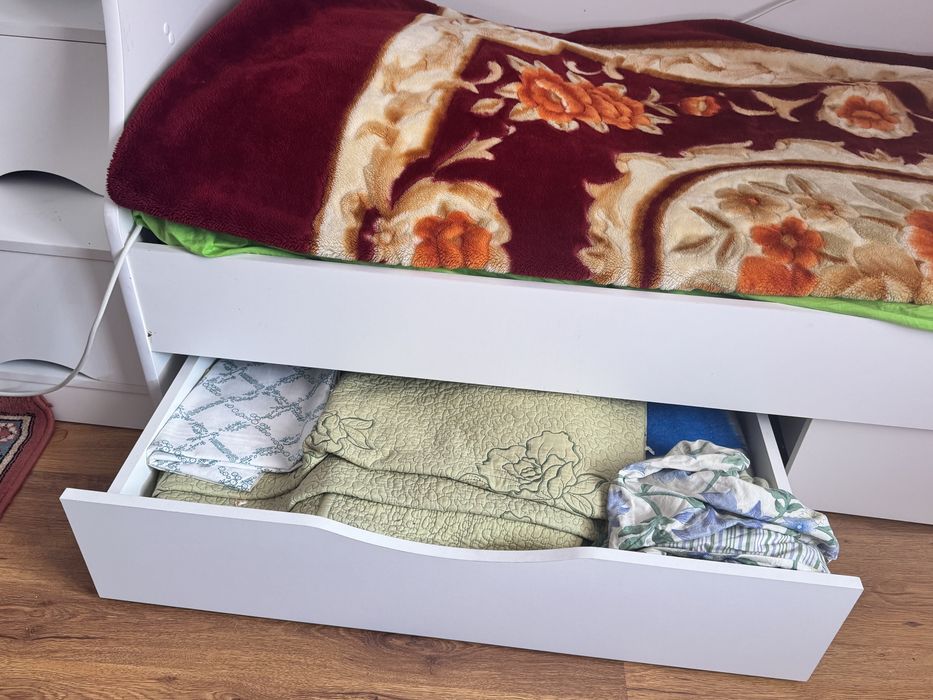 Детский двухяросный кроват