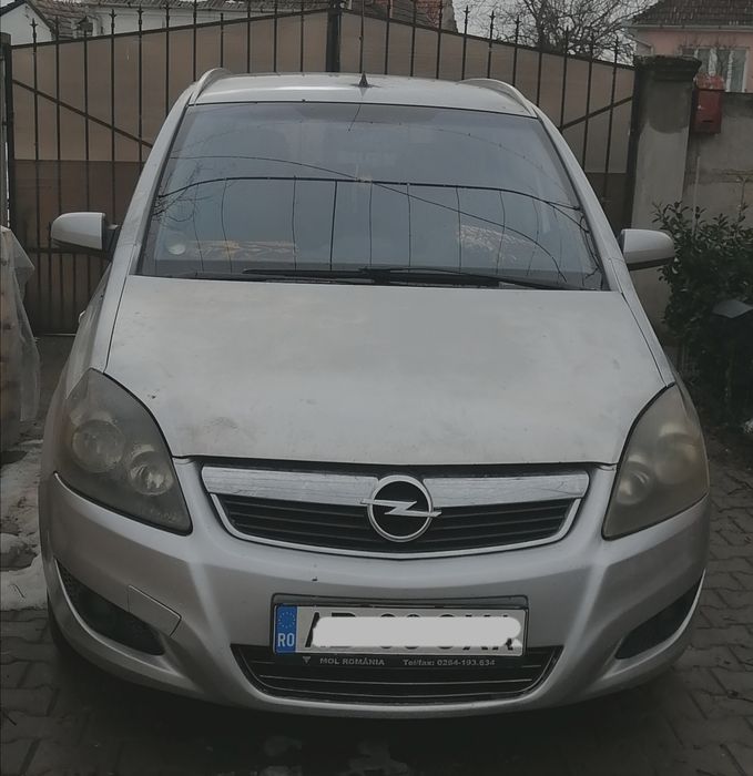Proprietar vând Opel Zafira B