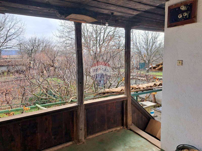 Еднофамилна къща с дворно място, село Кардам, СР