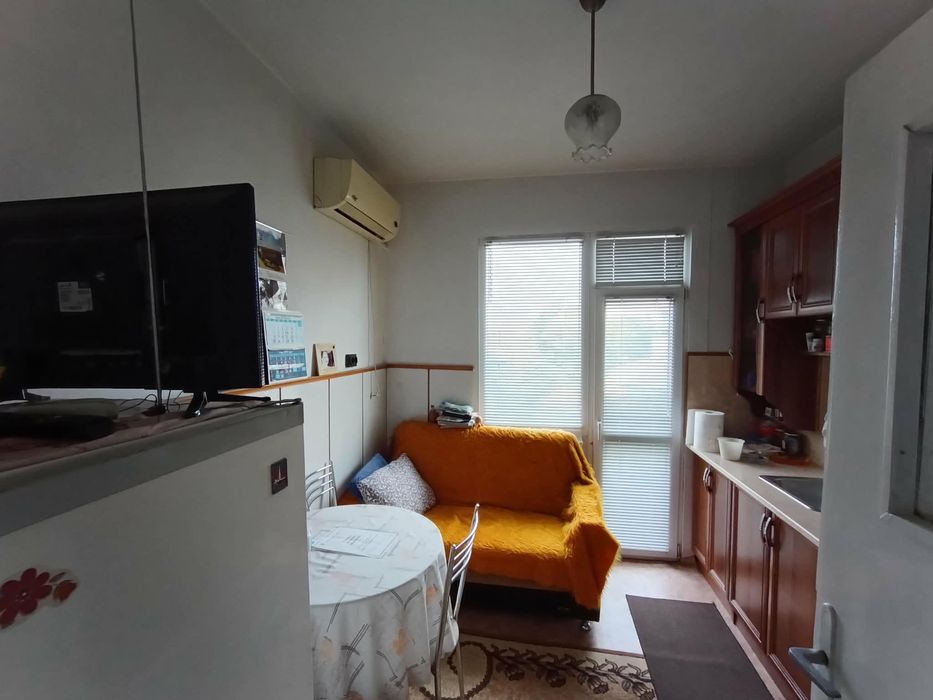 Продавам апартамент панел 85кв.м Пловдив Южен до НАП 5 от 5