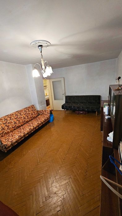 Продава се Тристаен апартамент в Ямбол, Граф Игнатиев - 60 кв.м за 1105 €/кв.м - Снимка #1