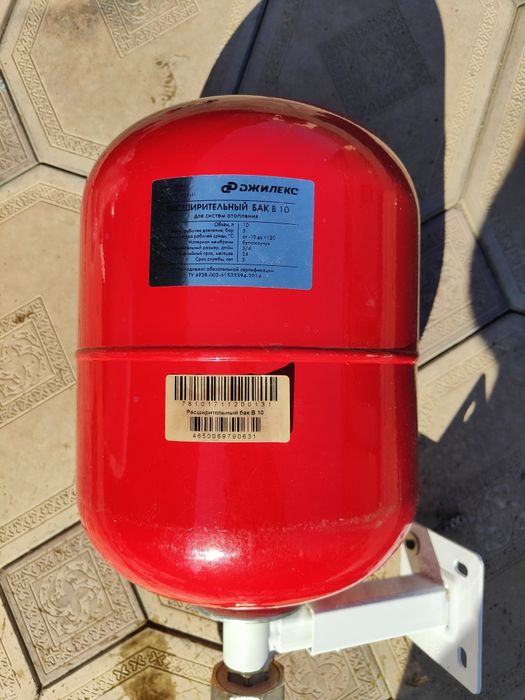 Расширительный бачок