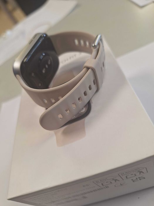 Smart часовник Huawei Fit 3