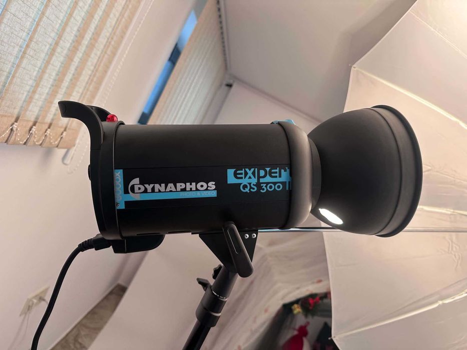 Студийна светкавица Godox QS300II и Софтбокс DYNAPHOS - 60х60 cm