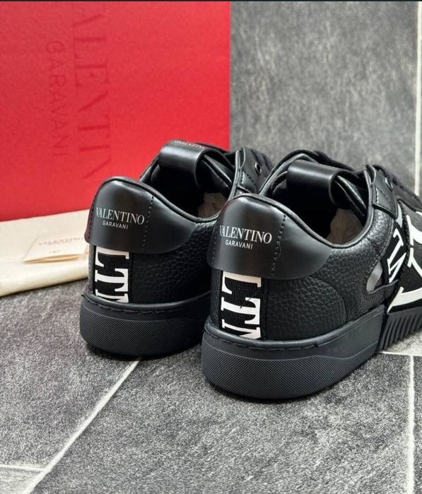 Valentino VL7N Low-Top Sneakers Black
