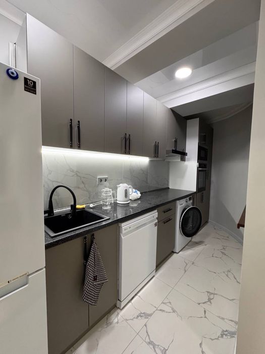 Квартира вторичка 3 комнатная метро космонавтов