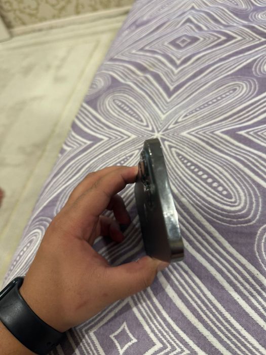 Продам Айфон 13 про 256г