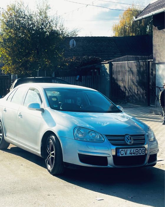 Vand sau schimb  cu microbuz jetta an2005 motor 1.9detali in privat