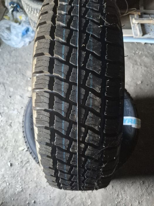 Продам шины новые 225/75R16