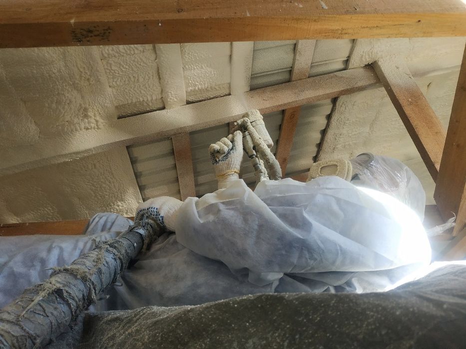 Утепление крыши Алматы пеной