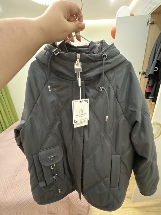 Продам куртку новую