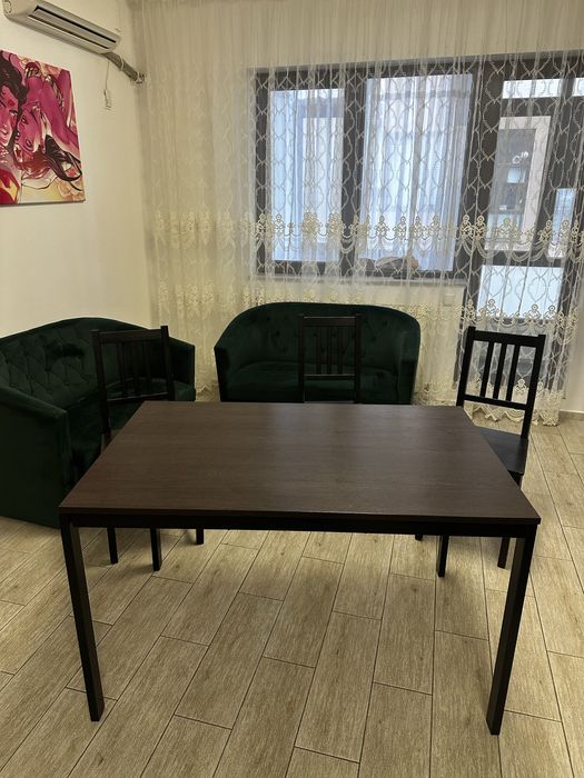 Doua canapele+ masa +scaune