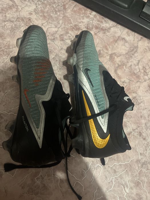 Продам бутсы                                   .