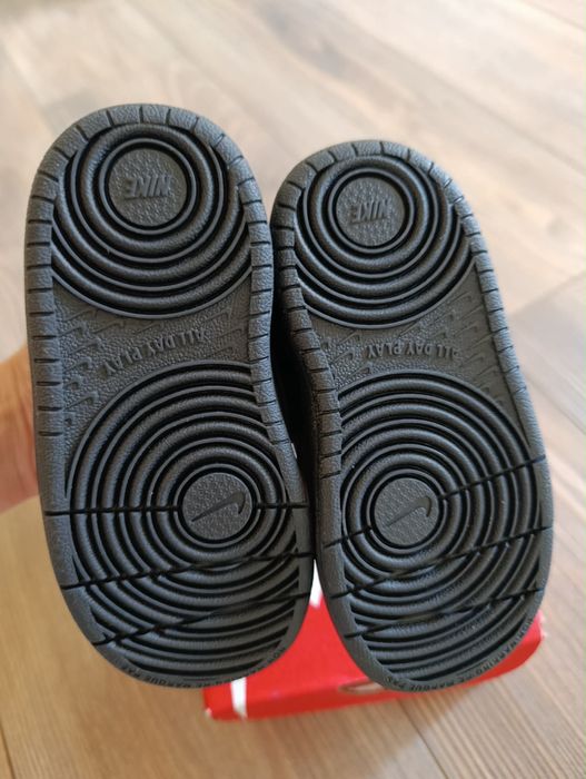 Нови маратонки Nike 23.5