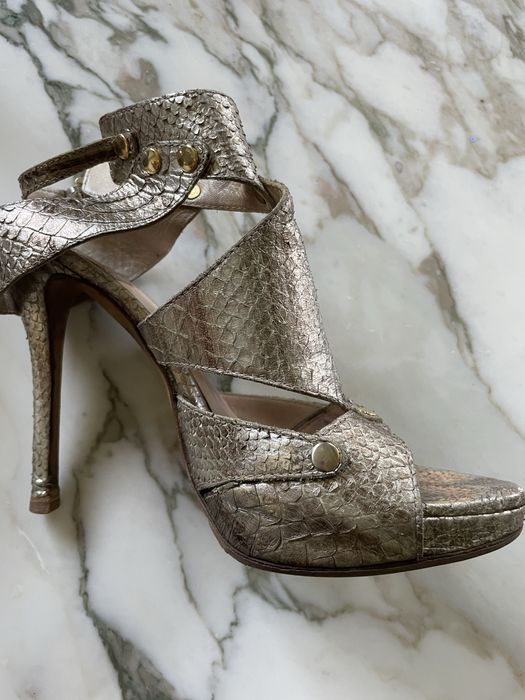 Pantofi CHRISTIAN DIOR din piele exotica purtati in Sex & the City