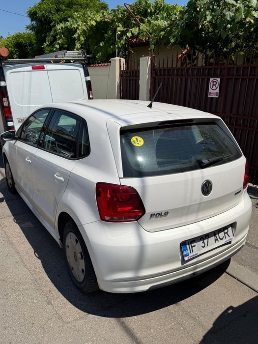 VOLKSWAGEN Polo