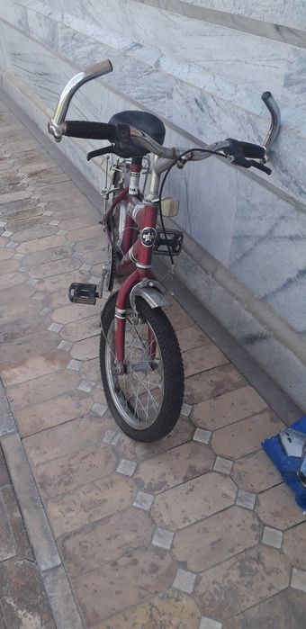 Болалар учун велосипед.  Холати яхши.  4-10ёшли болаларга молжалланган