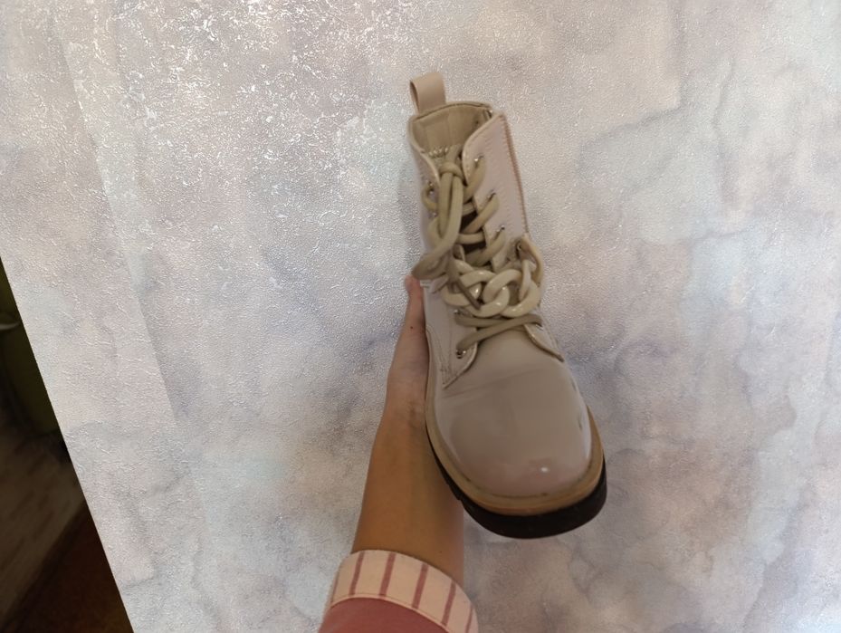 Продам обувь на девочку