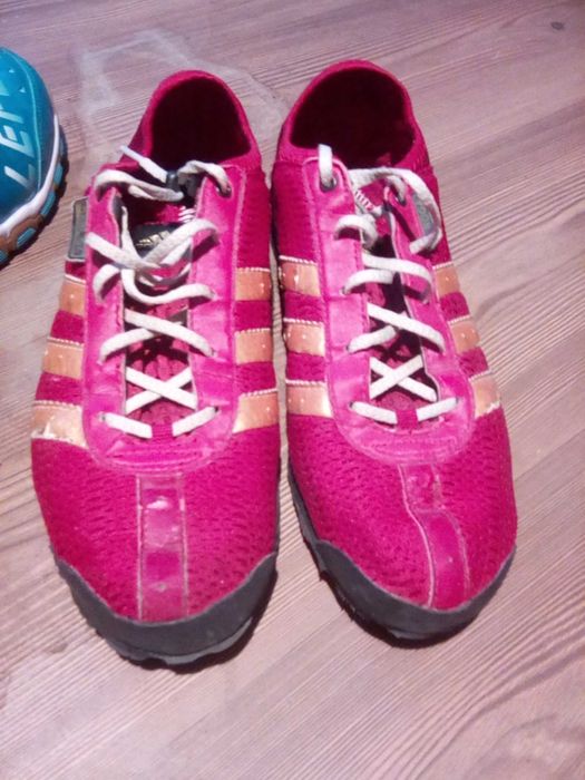 adidas daroga маратонки 42 отговарат на 43