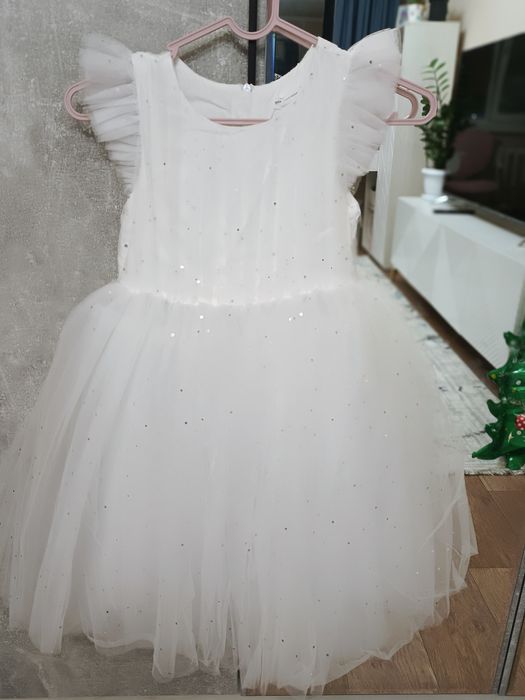 Платья, костюмы для девочки