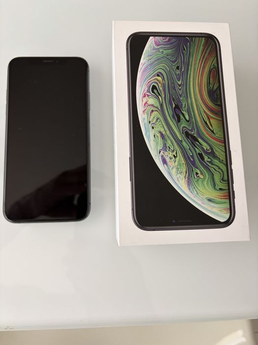 iPhone Xs 64 GB черен с кутия