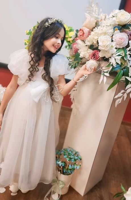 Rochie alba 7-8 ani