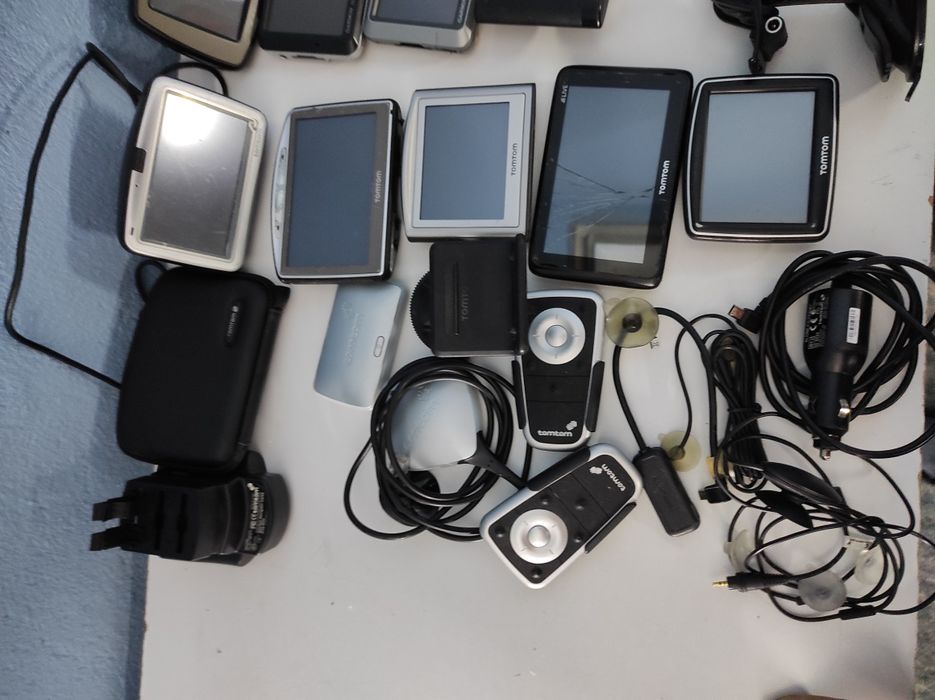 Навигация TomTom/ Garmin/ Blaupunkt/ Medion зарядни, стойки, антени