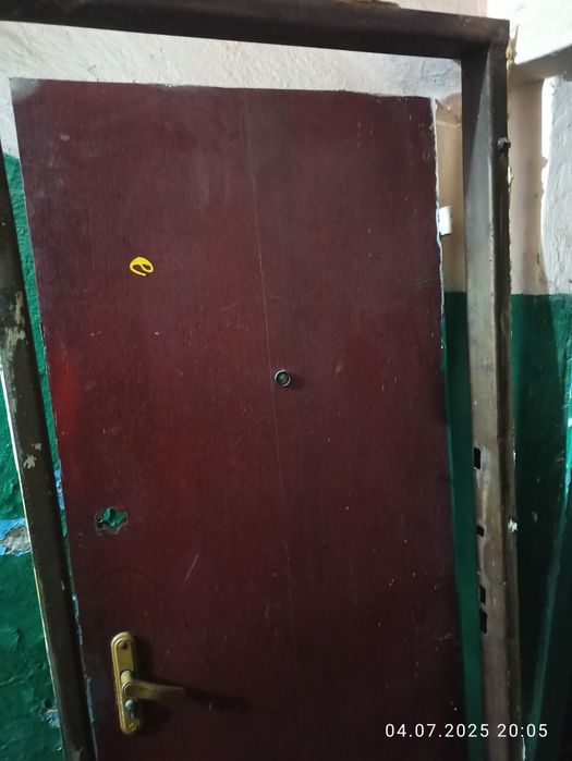 Продам железную дверь