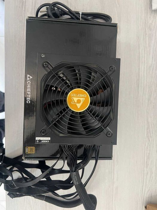 Модульный блок питания Chieftec Proton 1000W (BDF-1000C)