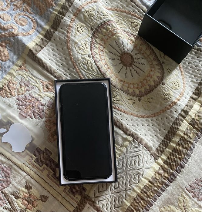 Продам iPhone 11 Pro 256 ГБ