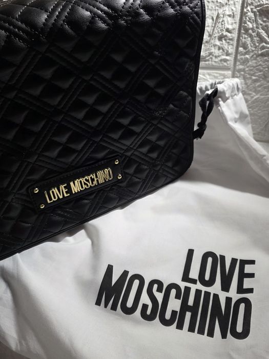Geanta dama, Moschino