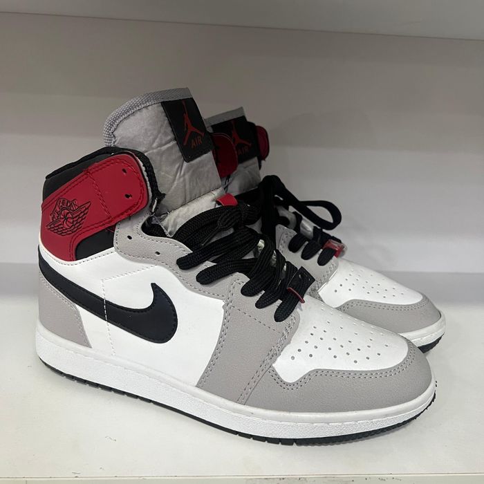 Продам кроссовки Air Jordan