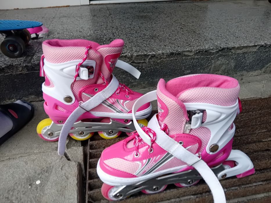 Дамски кънки с наколенки лакатници