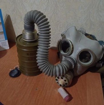 продам детский противогаз " дп 6м"