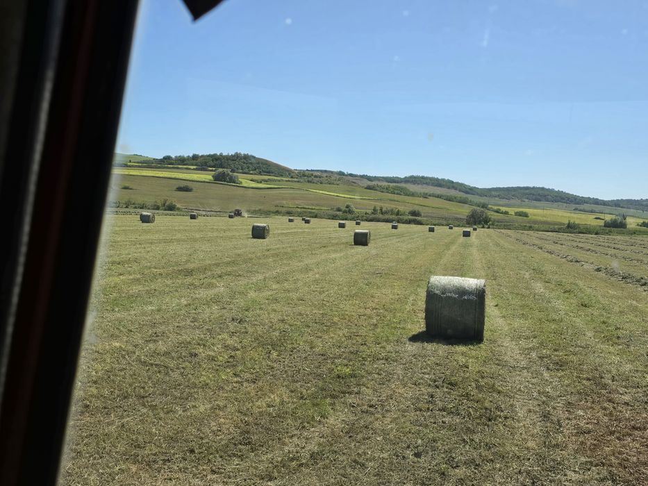 Baloti de fan si otava