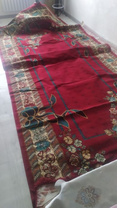 Продам ковер почти новый