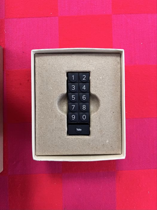 Incuietoare inteligenta Yale Linus L2 + tastatura