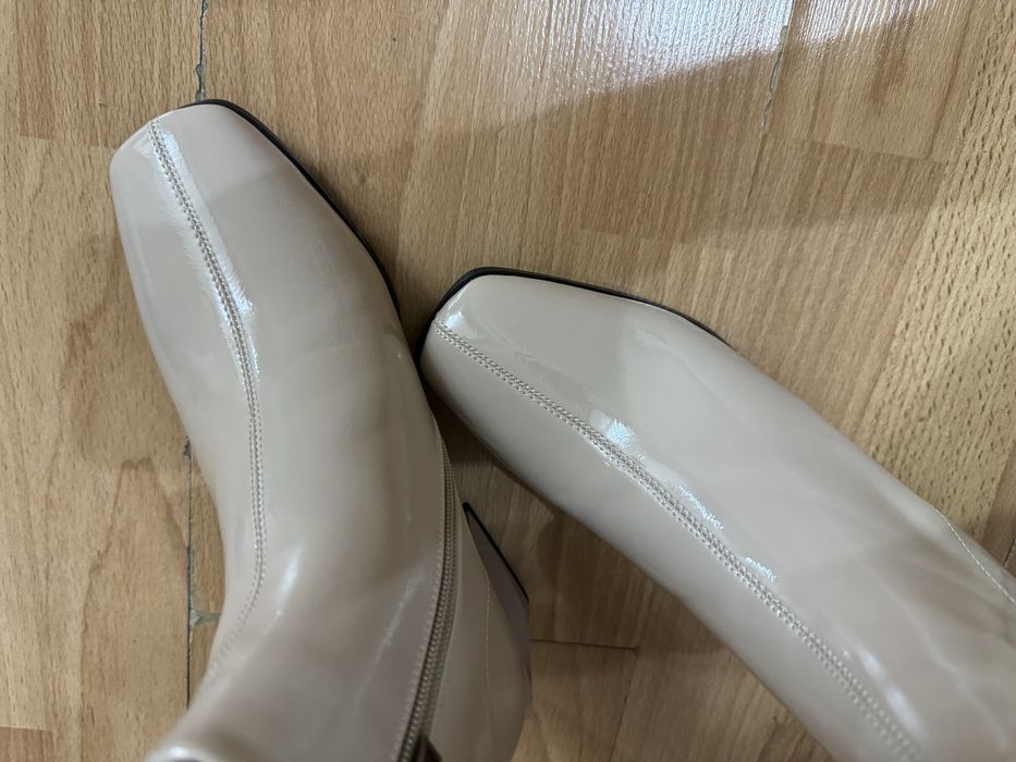 Продам беж сапоги новая