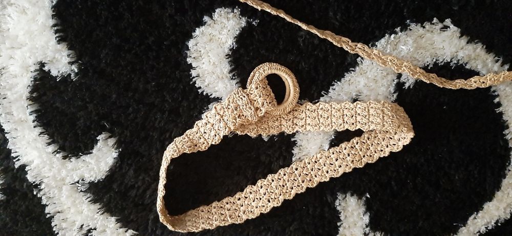 Geantă și curea împletită