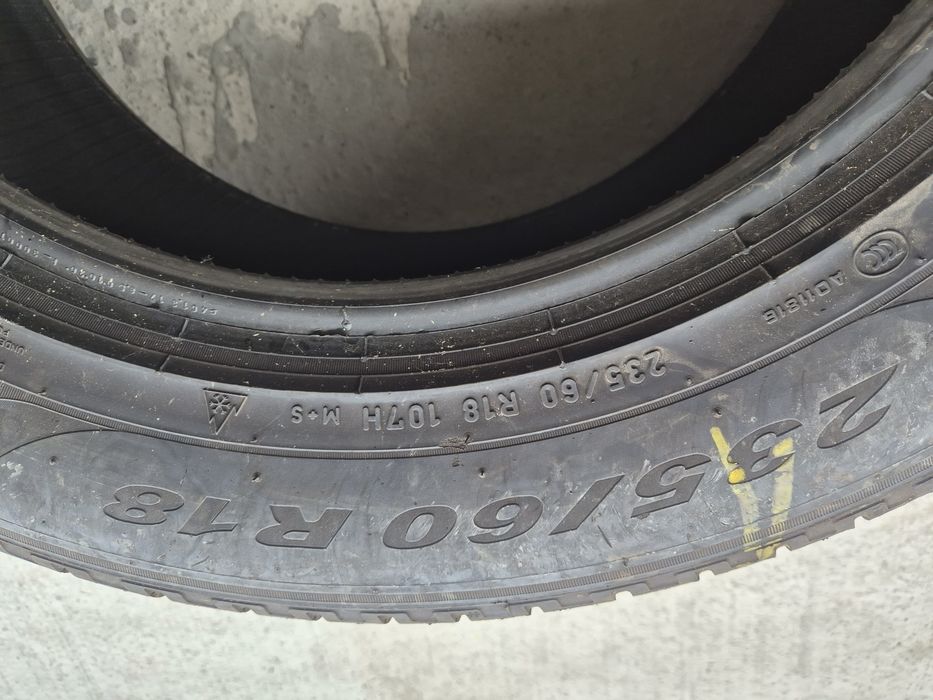 Vând cauciucuri 235/60/18 M+S set complet//Pirelli// dot 2022