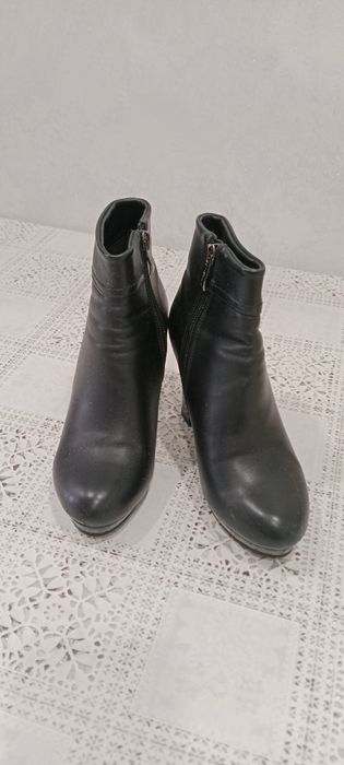 Продаются красивые удобные ботильоны