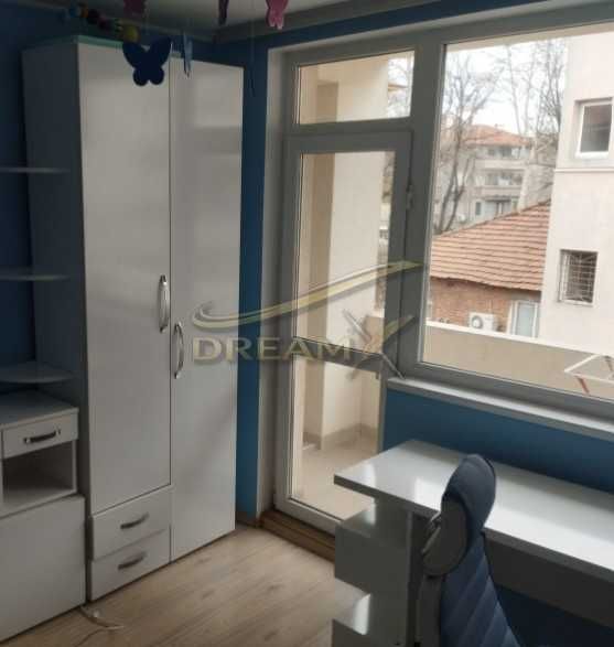 Дава се под наем етаж от къща в Смирненски!  71866557