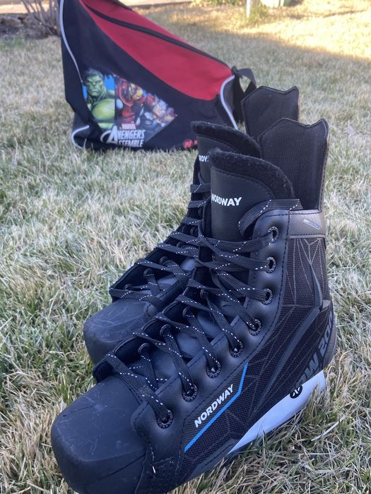 Продам коньки 38 размер