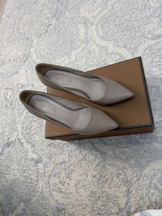 Продам женские туфли