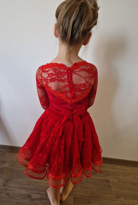 Детска рокля за спортни танци или друг официален повод- 4- 5 години