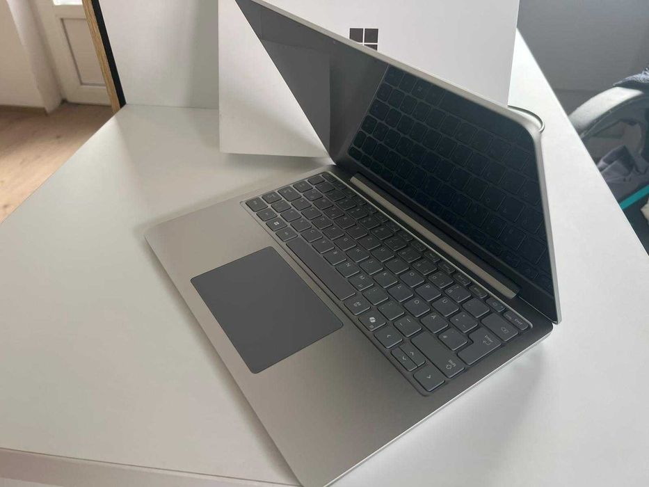 Laptop Microsoft Surface 13" defect Snapdragon X Plus 16GB RAM 512GB